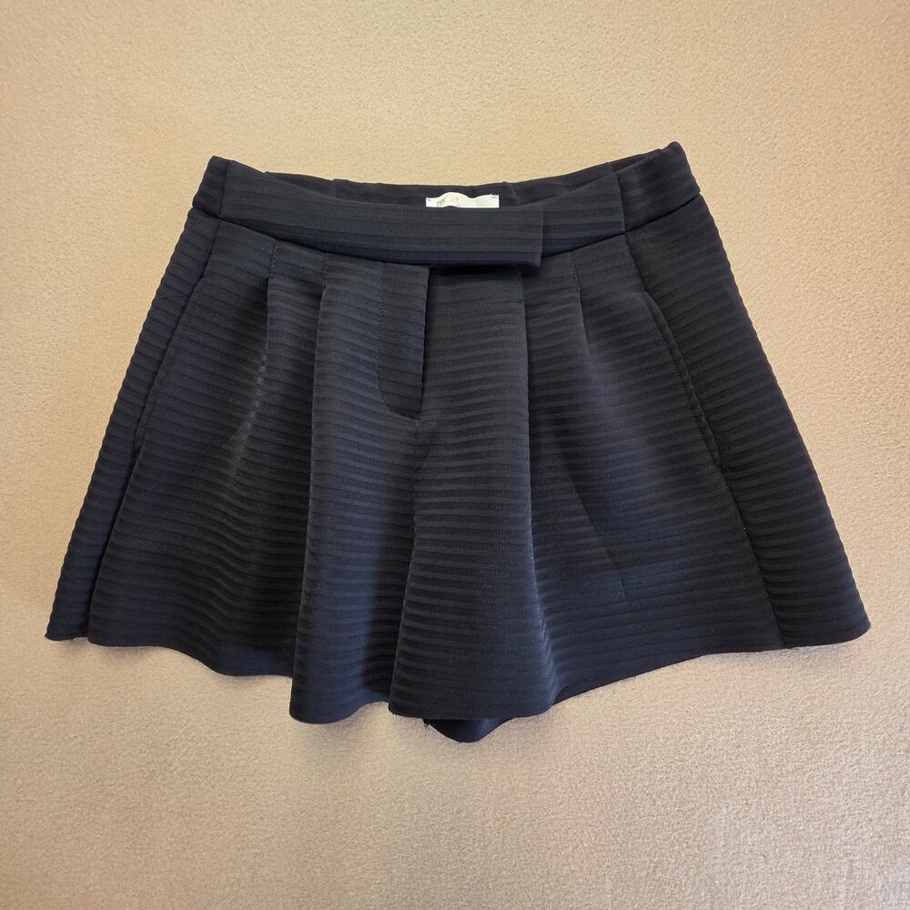 Maje Black Feufollet Horizontal Ribbed Textured High-Rise Pleated Shorts Sz 1
